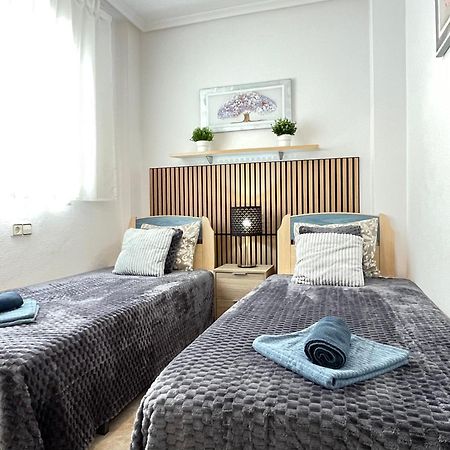 Superior La Playa! 3 Bedrooms! 2 Baths! Air Condition! Side Sea View! Torrevieja Esterno foto